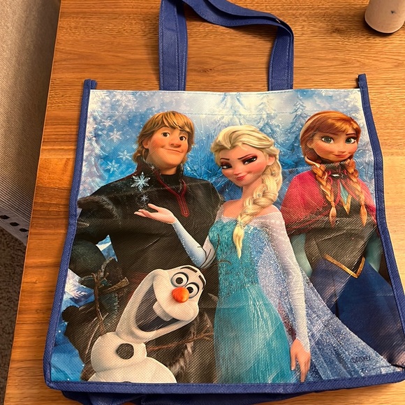 Baby New! Girls Yosi Samra Silver Ballet Flat 
6C comes with Frozen tote New. - Picture 2 of 10